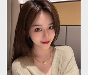 Twitter顶级神颜女神《Babanaix》私拍视频