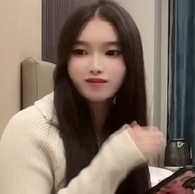 +约网红脸极品蜜桃胖臀学妹兼职外围女