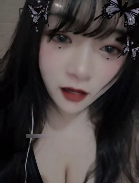 极品00后学妹果体展示白特写真的吗？