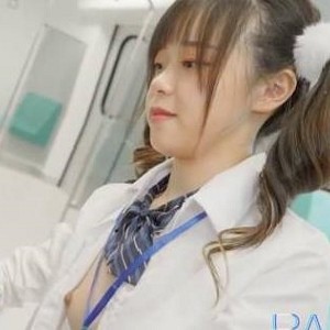 尤莉_Yuri地铁上噼里啪啦，353M热浪让你欲罢不能！