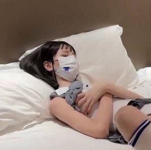 扣扣传媒网红女神《冉冉学姐》酒店私拍