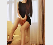 易直播美腿御姐（初见美翻天）足控必看的私拍合集