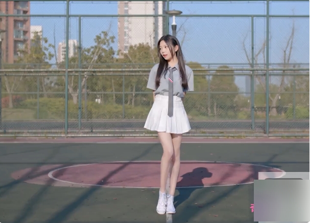 B站网红《欣小萌》工地事件曝光，她原来并没有那么纯洁