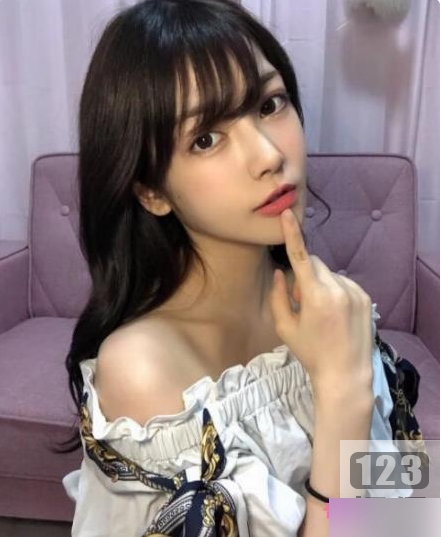 岛国气质女星（枫花恋）温婉大气，演绎美艳少妻+，4月份新作《与公公不能说的秘密》