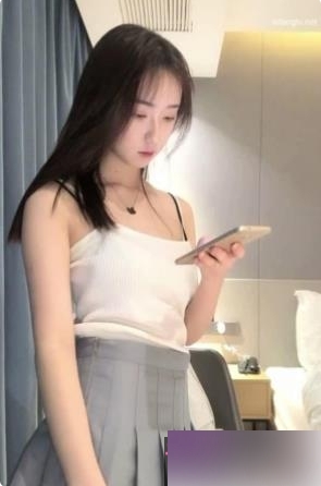 小奶猫主播(王爱笑)大系校花女神,直播动感辣舞【237MB】