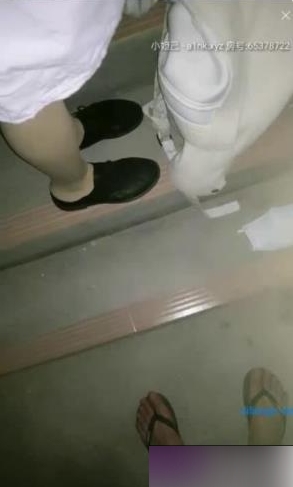 小妲己女主播（小改改）户外直播，衣着露骨展示洁白玉体【1.69+GB】