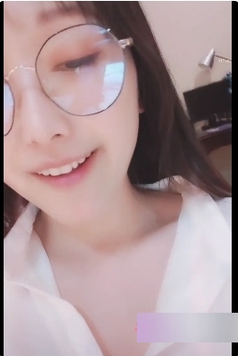 天使女主播白丫头的两部作品