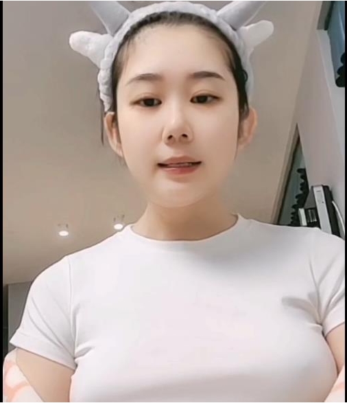 疯狂抖音新篇,大哥玩崩溃了,美女真容