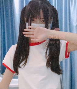 自行打包的皮皮娘合集,共263页,16个版本,文件大小为10.5GB,可以在百度盘下载。