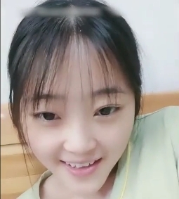 清纯甜美学生妹，学校女神，男友面前小小狗，1v+760M，百度盘