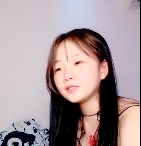 美妙境界喷泉的风情万种小妹使用双头道具互相运动的1V视频（1.10GB）