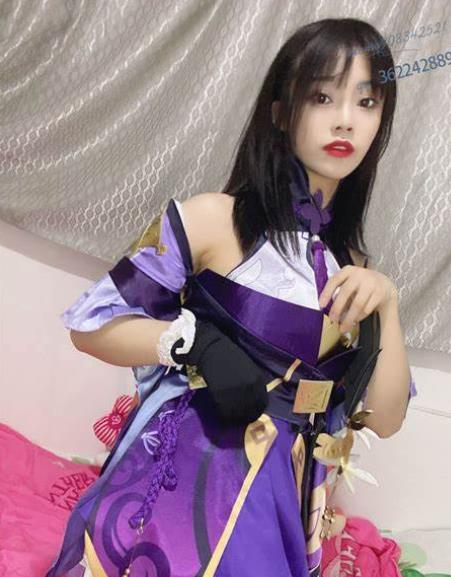 虎牙主播罗莉的可爱童颜和清纯颜值