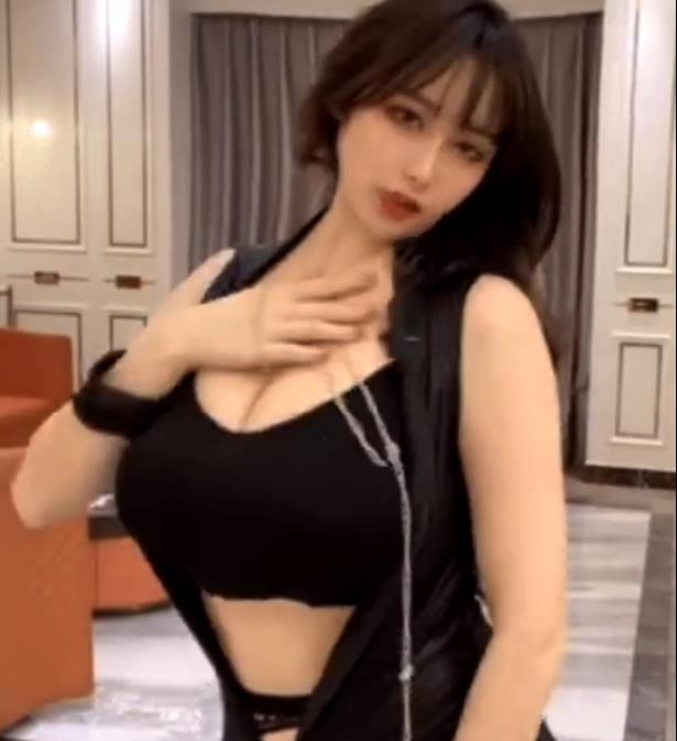 斗鱼主播小九的精选颜值自拍炮架