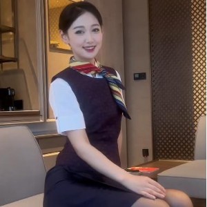 国航空姐唐安琪有尺度剧情互动视频7分30秒