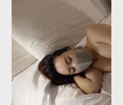 美shao+fu+zi+pai视频42分钟，口罩时戴时摘，身材颜值在贤娆下载观看！