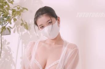 Nina自拍视频：夹N子和道具特技展示，时长1小时6分钟，附字幕，下载观看