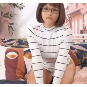 KylieNG圣诞视频合集，翘臀气质欣赏