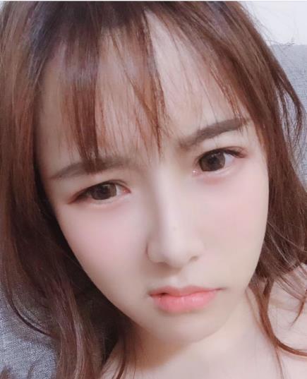 浪女神貓寶兒：美颜相机拍摄视频作品集，露脸眼罩图集短视频，用嘴展示无保护进入