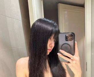 杭外小姐姐三人游自拍视频C身材观看