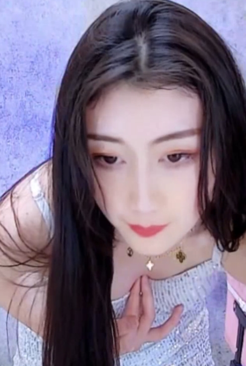 虎牙主播李遇安土豪定制26v3.8g视频热播，百度点击量飙升