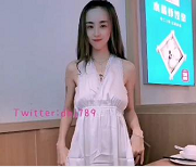 东北网红大表姐新视频：反差骚小狗互动，教育界女神展现人气资源