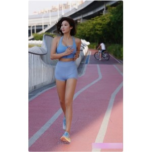 田雨诗的微博生活照，网红运动模特的冠军amber展示尺度