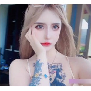 金伊娜在抖音网红吃瓜视频中的表现