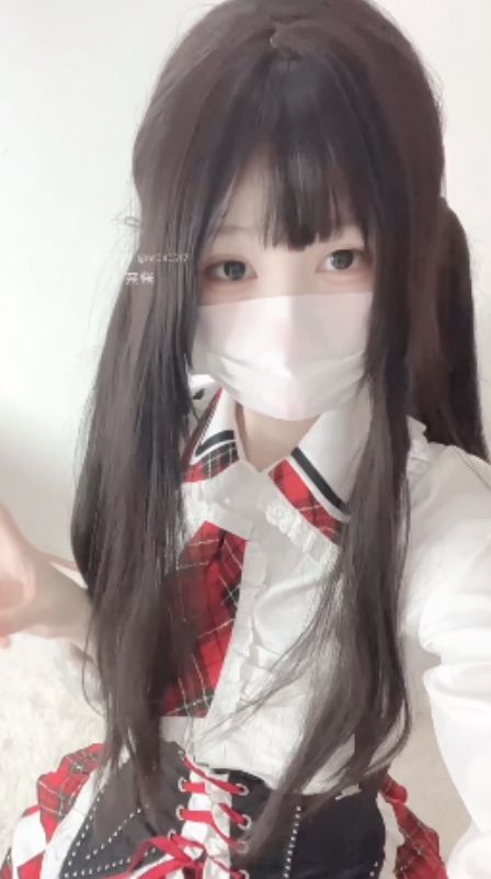 反差小妹子小灵酱:13岁3.8g视频收藏大增