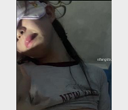 帅小伙与美少女约会，超长视频展现诱惑魅力