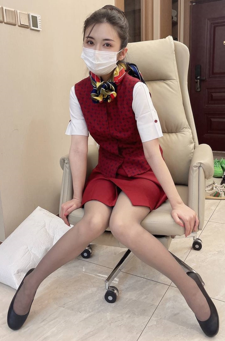 海盗船长终极反差指教美丽空姐147部大合集：12GB视频附件下载