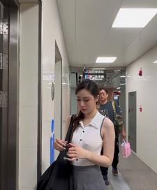 小逗逗地铁自拍1V-1.4G时长19分，清晰透视装，网络资源下载观看