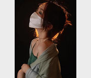 香港女王玩偶姐姐资源合集，1.1G视频大小，玉兔兔女郎身材诱惑绅士