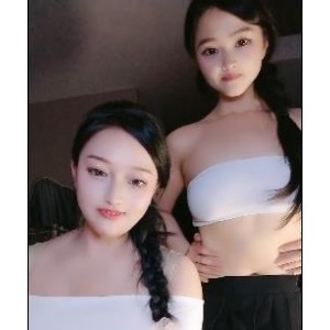 纯天然羊驼木头美人：闺蜜双秀对比，伤害自拍出品，颜值超火观看