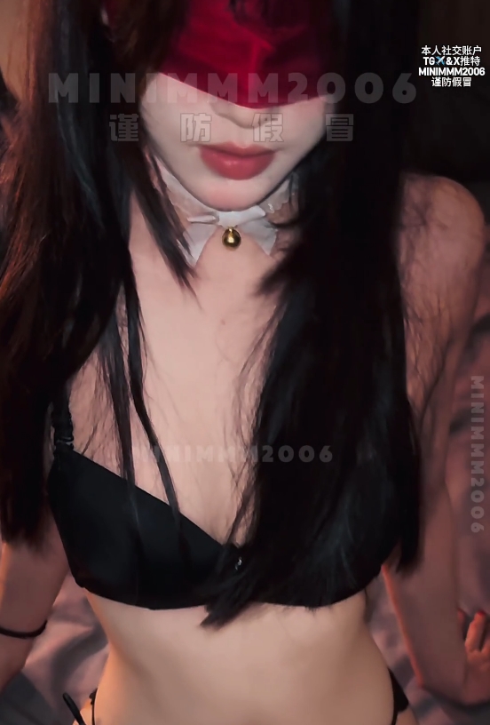 咪妮深处人肉快乐杯用口不明液拉丝，画面炸裂解压观看