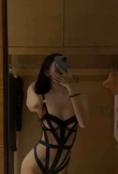 《洛幽幽（毒药）土豪福利+直播97.2g补：老资源百度ED2K去重，粉丝疯狂收藏》