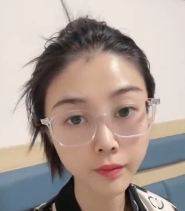 苗条美女御姐，气质眼镜加M腿，扒拉神秘处，脱衣舞特写