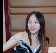 清纯嫩妹自拍S货大片，颜值在贤娆棒棒糖下水道，战争网友疯传