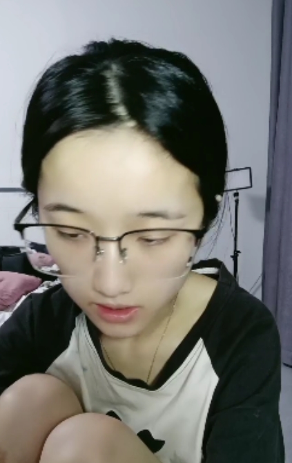 嫩星星10G小合集7V：网络神秘主播的创意幽默