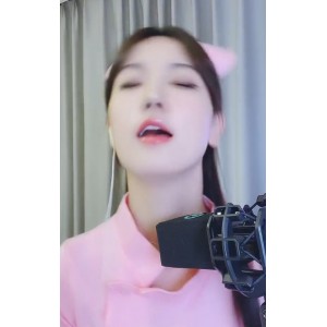 性感花椒当家花旦宁依纯热舞露背视频集