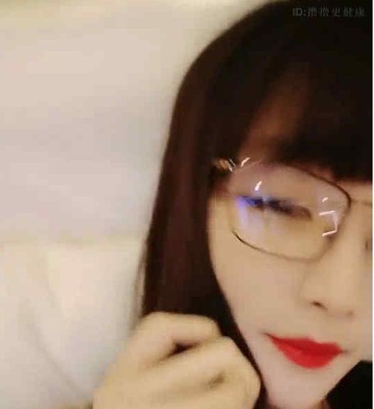 网络平台骚气眼镜妹，48套视频17G打包合集，幸运鸽鸽互动，实力派小妹妹