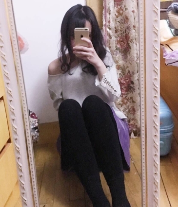 绝版罗莉露西4V-122M完整合集，粉嫩浮力姬馒头鲍混血感退圈精彩作品