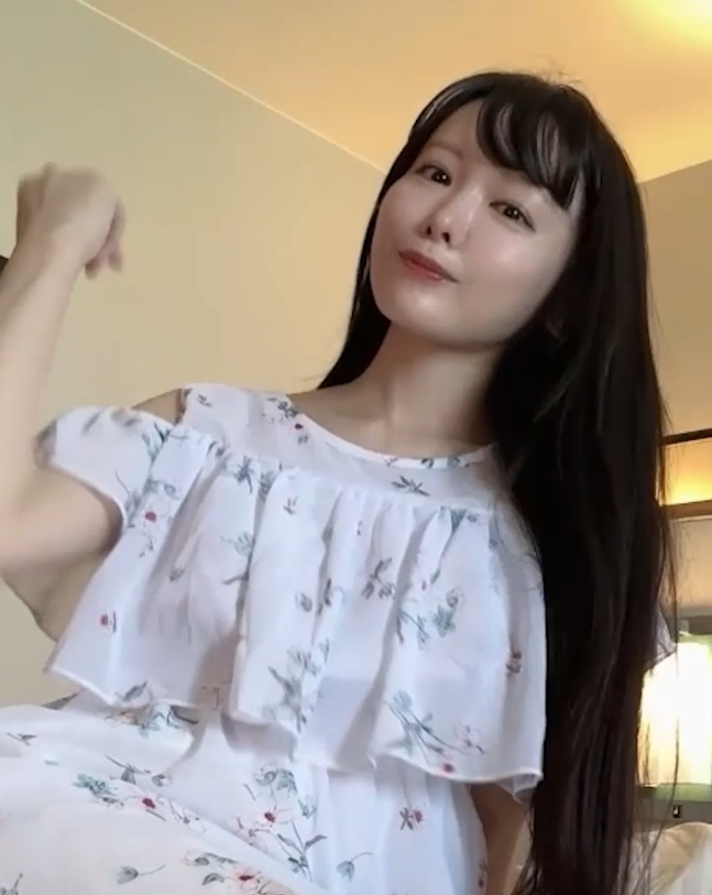 女神自行打包,美妙境界1+1.23G,湿嫩羞涩闪灯指教