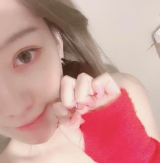 超级白皙粉嫩妹子视频资源4V下载:七彩女神『軍閥太太』