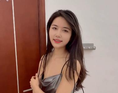 某传媒露脸自拍视频《表姐的出声~雨蒙签约》1V-1.6G，白月光青春回忆