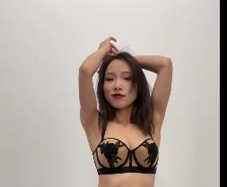 小雪儿首次露脸自拍！10V-1.1G视频定制，车衣棒棒糖道具秀，脸打互动响！