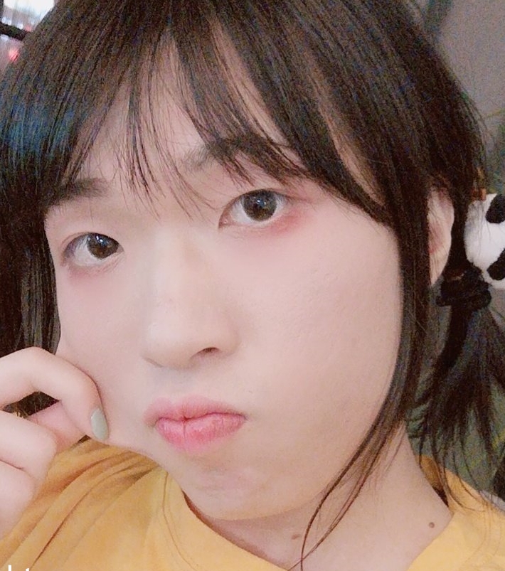 20万粉丝疯狂收藏！眼镜TS俞喵喵私拍视频曝光，百度搜索量飙升