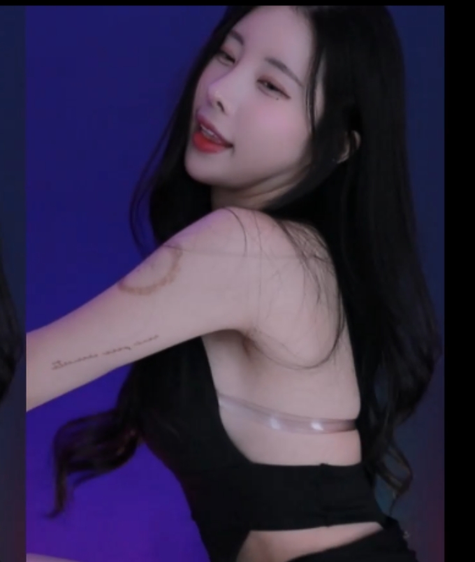 独家韩国山峰美臀美女主播金玉羽热舞合集[10v+2g][百度盘]