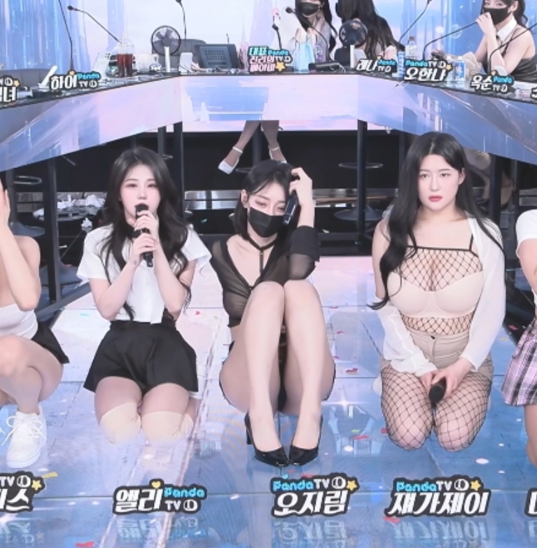 神秘主角：自行打包韩国脱衣舞密室逃脱骰子战争视频合集，4V+37G，百度盘下载，中韩字幕，支持ED2K链接，无密码压缩，论坛通用密码解压，必看！