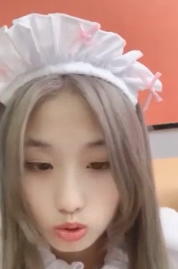 清纯学妹直播合集：在校大一学妹小芳互动自娱自乐67V22G