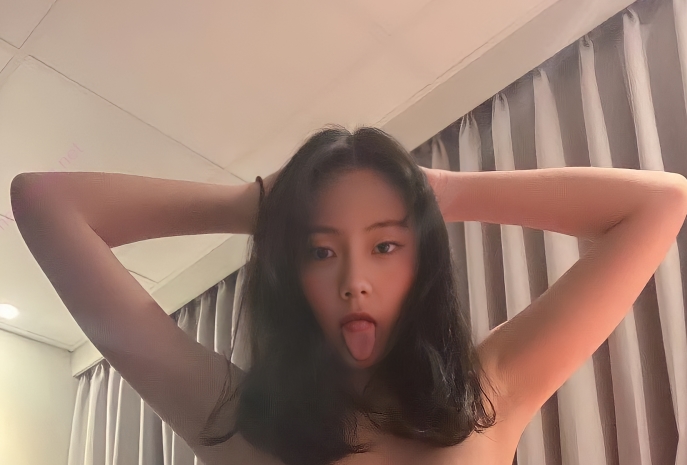 小网红土豪：4v1.5g重金定制视频，收藏90，百度ED2K